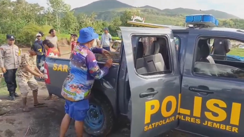 Korban Banjir Bandang Badean Ditemukan Meninggal Dunia di Hilir Sungai Puger