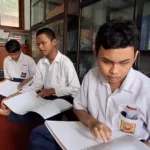 Siswa Tunanetra di Jember Antusias Belajar Al-Qur’an Braille Selama Ramadan
