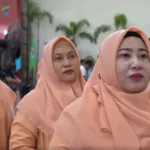 Polije Salurkan 1.060 Paket Sembako Murah untuk Karyawan