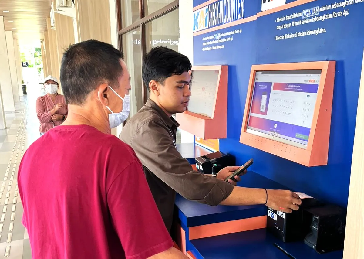 KAI Daop 9 Jember Siagakan Petugas Mobile Excellence Layani Pemudik