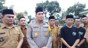 Sinergi Polres Bondowoso dan PKDI Bagikan 500 Paket Sembako
