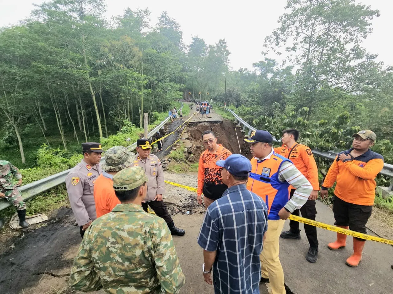 Jembatan Ambruk Polres Probolinggo Tutup Akses Wisata Madakaripura