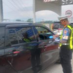 Polda Jatim Terapkan Mobile Reader Percepat Transaksi di Gerbang Tol Situbondo Barat