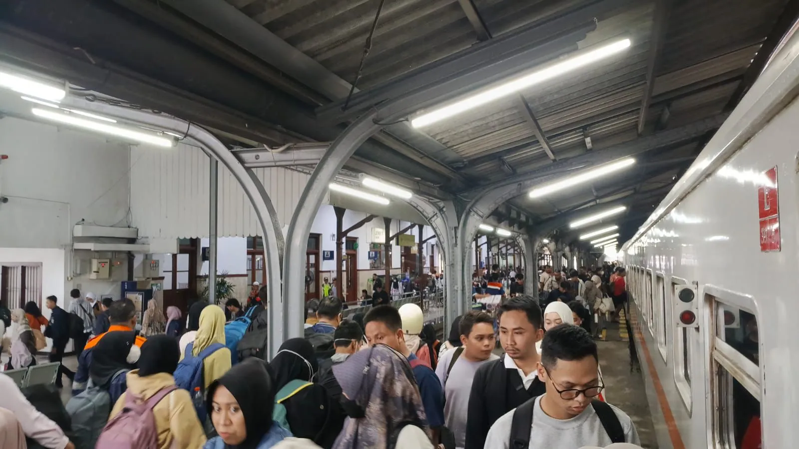 Penumpang KAI Daop 9 Jember Melonjak 22 Persen pada Akhir Maret 2026