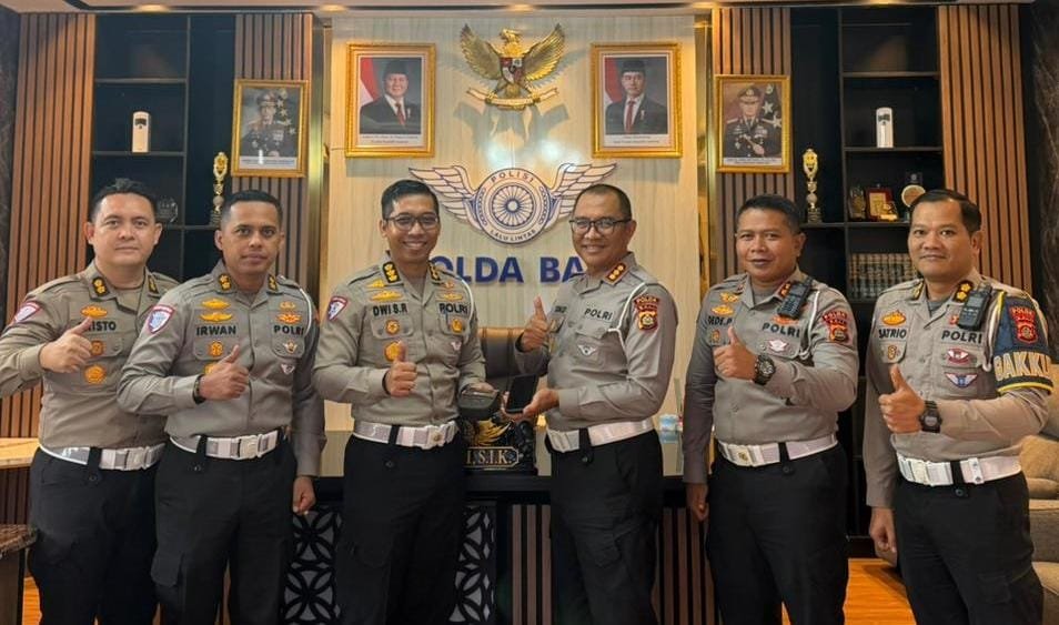 Korlantas Polri Serahkan ETLE Mobile Handheld ke Polda Bali