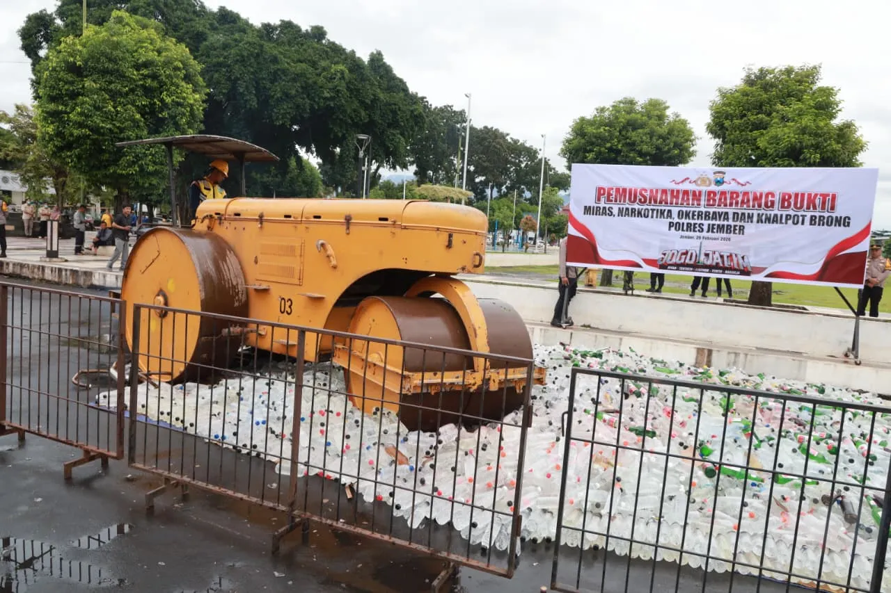 Polres Jember Musnahkan Ribuan Botol Miras Operasi Pekat