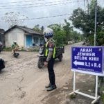 Polres Bondowoso Maksimalkan Pengaturan Lalin Pascaputusnya Jembatan Sukowiryo