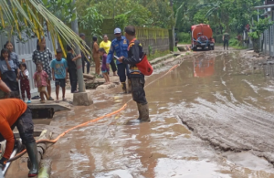Banjir Lumpur Terjang Dusun Glundengan Jember Akibat Kayu Sumbat Jembatan
