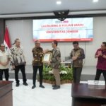 Ketua BNSP Serahkan Sertifikat Lisensi LSP-P1 Resmi Milik UNEJ