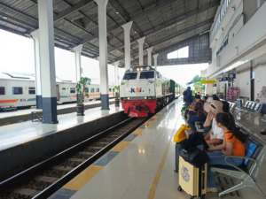 KA Blambangan Ekspres Berangkat Tepat Waktu Pasca Insiden di Probolinggo