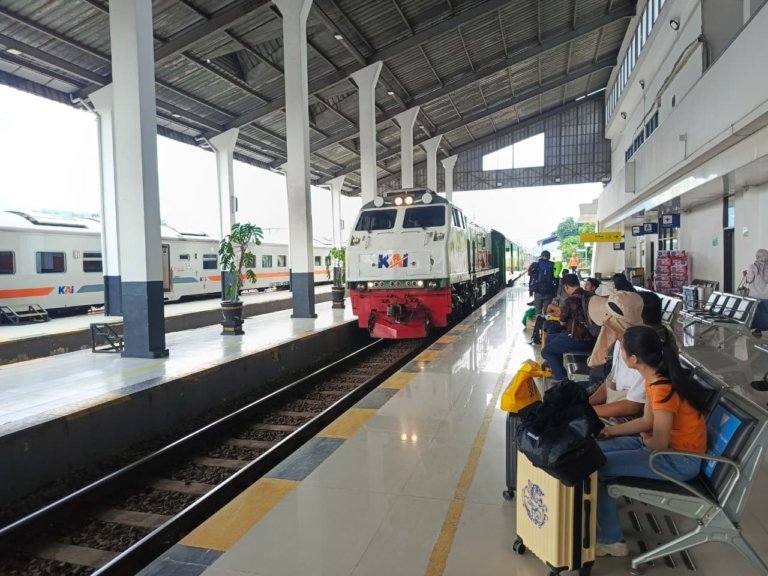 KA Blambangan Ekspres Berangkat Tepat Waktu Pasca Insiden di Probolinggo