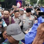Ramadan Berkah Kapolda Jatim Turun ke Jalan Bagikan 600 Paket Takjil