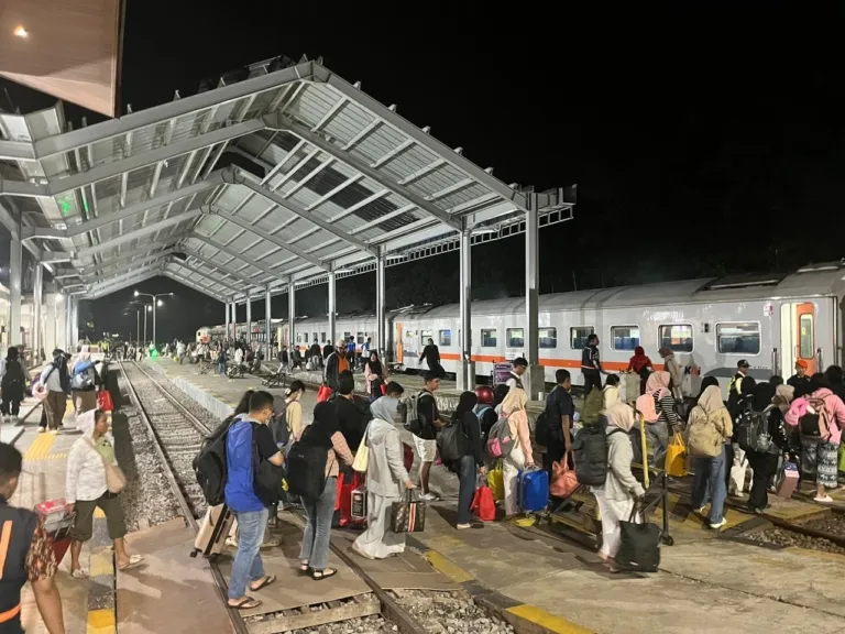 KAI Daop 9 Jember Layani Lonjakan Penumpang Libur Wafat Yesus Kristus