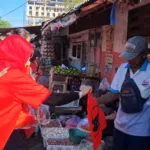 Kader PDIP Jember Bagikan Ribuan Goodie Bag Gratis di Pasar Tradisional