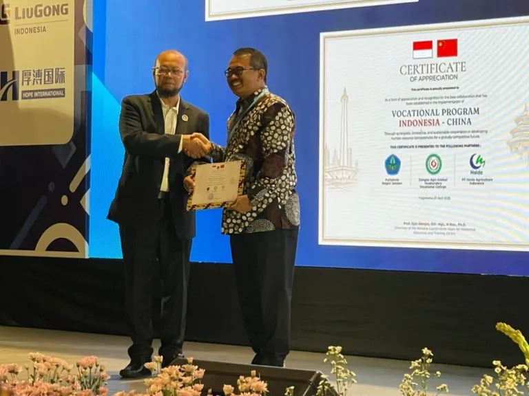 Polije Raih Penghargaan Internasional Kemitraan Unggul Pendidikan Vokasi