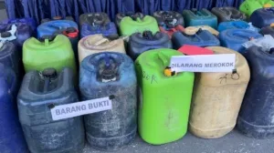 Polres Bondowoso Amankan Dua Tersangka Penimbun Satu Ton BBM Bersubsidi