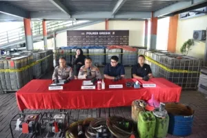 Polres Gresik Bongkar Penimbunan 17 Ribu Liter Solar Subsidi