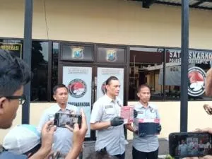 Polres Pelabuhan Tanjung Perak Ungkap Jaringan Pengedar Sabu di Surabaya