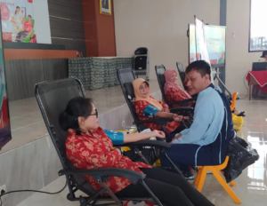 Semangat Kepedulian Mengalir di SMAN 2 Jember Lewat Aksi Donor Darah