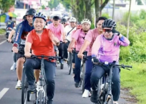 Gus Fawait Kayuh Sepeda Ontel Bersama ASN Guna Perkuat Solidaritas Birokrasi