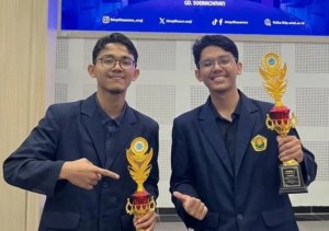 Sinergi Saudara Kembar Antar Husein Jadi Juara 1 Pilmapres UNEJ 2026