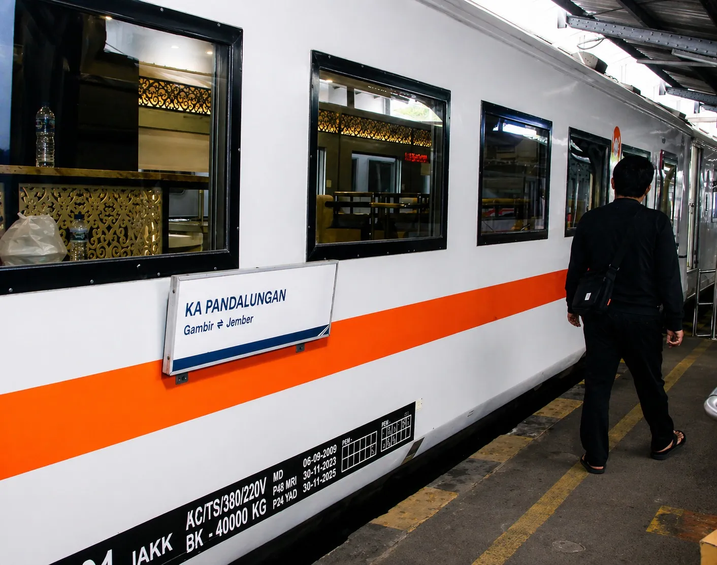 KAI Minta Maaf KA Pandalungan dan Blambangan Ekspres Terlambat