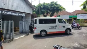 Mahasiswa Sesak Nafas di Warung dan PMI Jember Segera Terjunkan Tim Medis