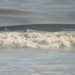Perahu Nelayan Tenggelam Diterjang Ombak Besar di Pantai Pancer Puger