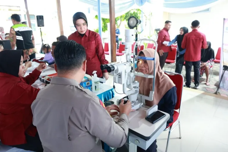 Polda Jatim Gelar Baksos untuk Warga Nganjuk