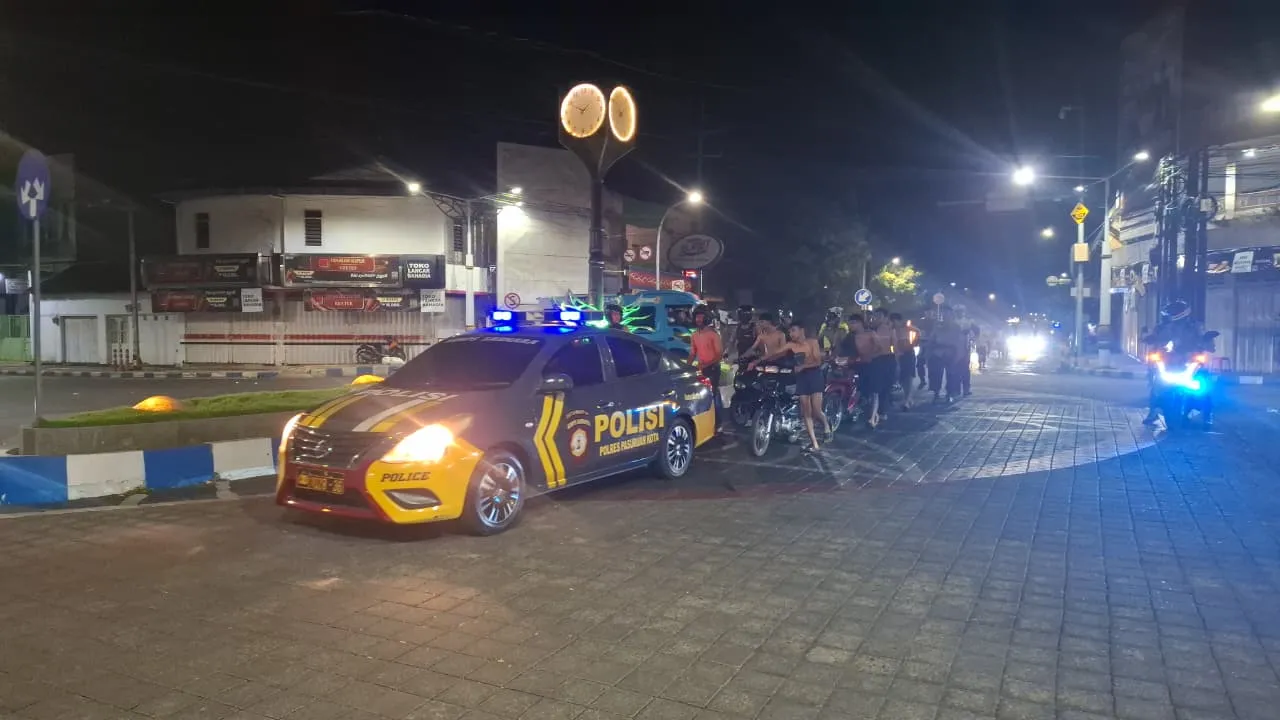 Polres Pasuruan Kota Amankan Belasan Motor dan Miras Saat Patroli Balap Liar