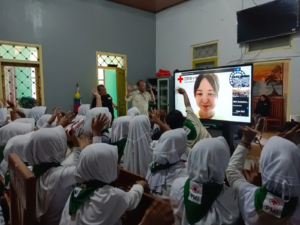 Siswa SDN Puger Kulon Jember Berbagi Inspirasi Kebencanaan dengan Jepang