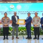 Kapolri Terima Sertifikat Internasional SMA Kemala Taruna