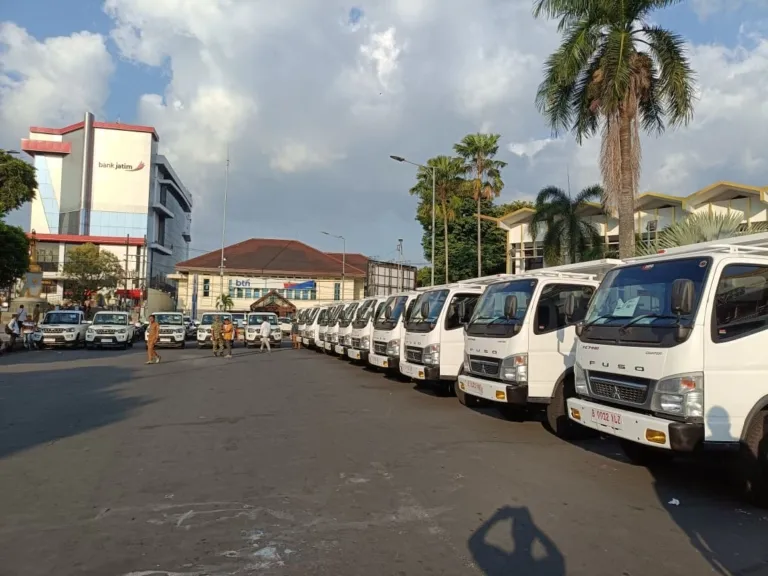 Pemkab Jember Serahkan Kendaraan Operasional Dorong Pemerataan Ekonomi Desa