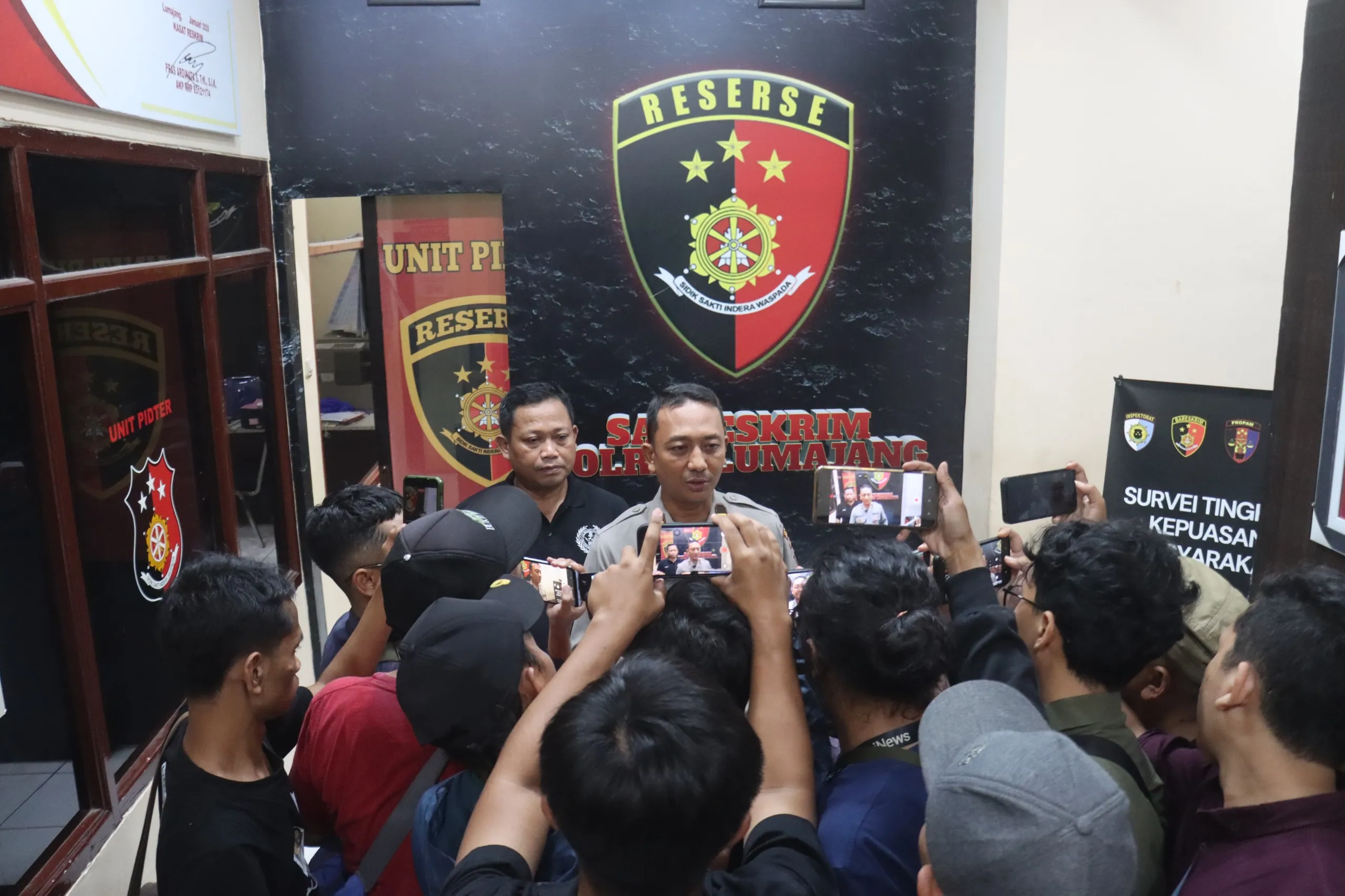 Polres Lumajang Tangkap Penadah Sapi Curian dan Sita Senjata Api Rakitan