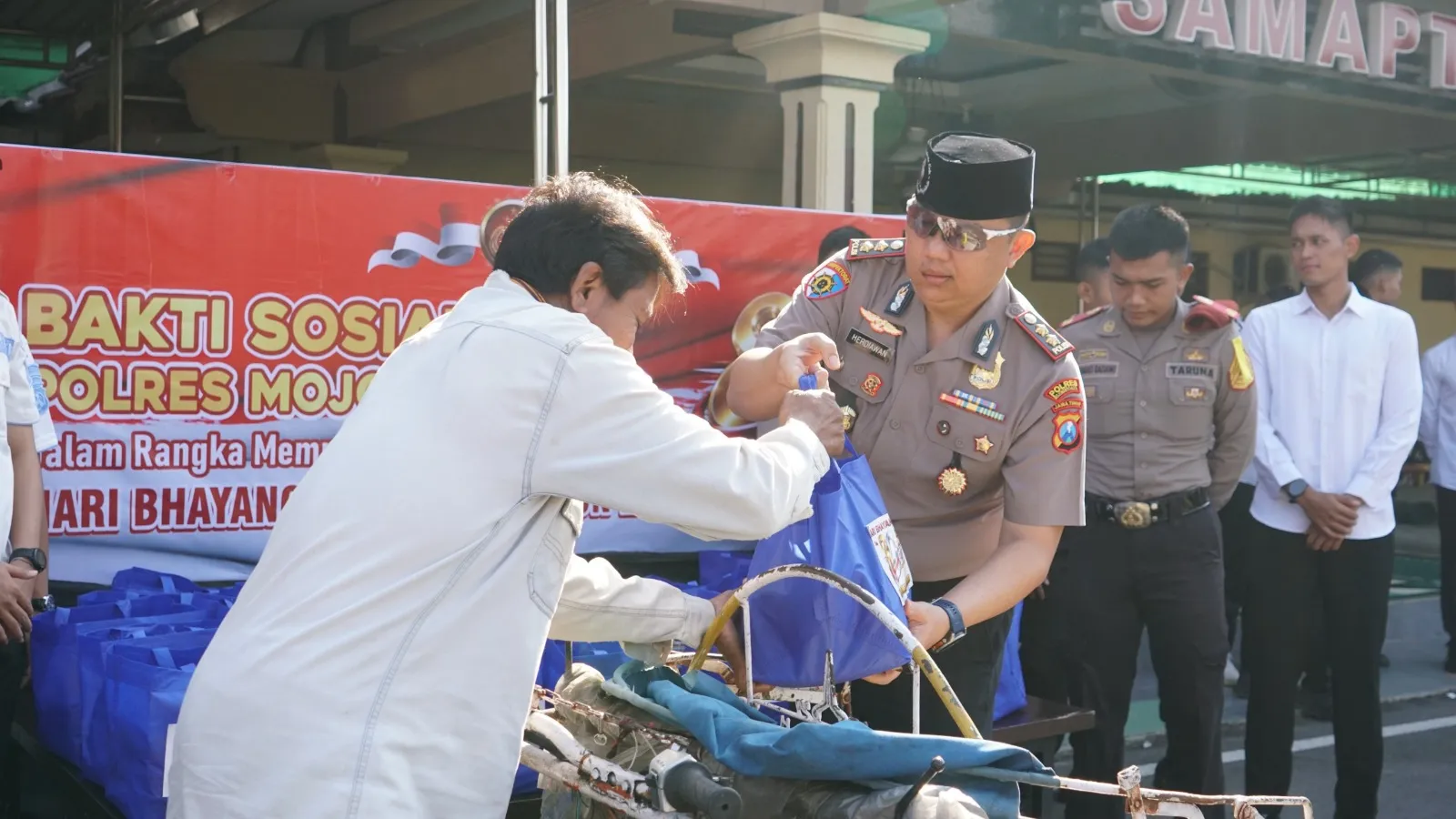 Polres Mojokerto Kota Gelar Bakti Sosial