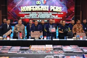 Polri Tangkap Buronan Interpol Beijing Terkait Jaringan Scam Internasional