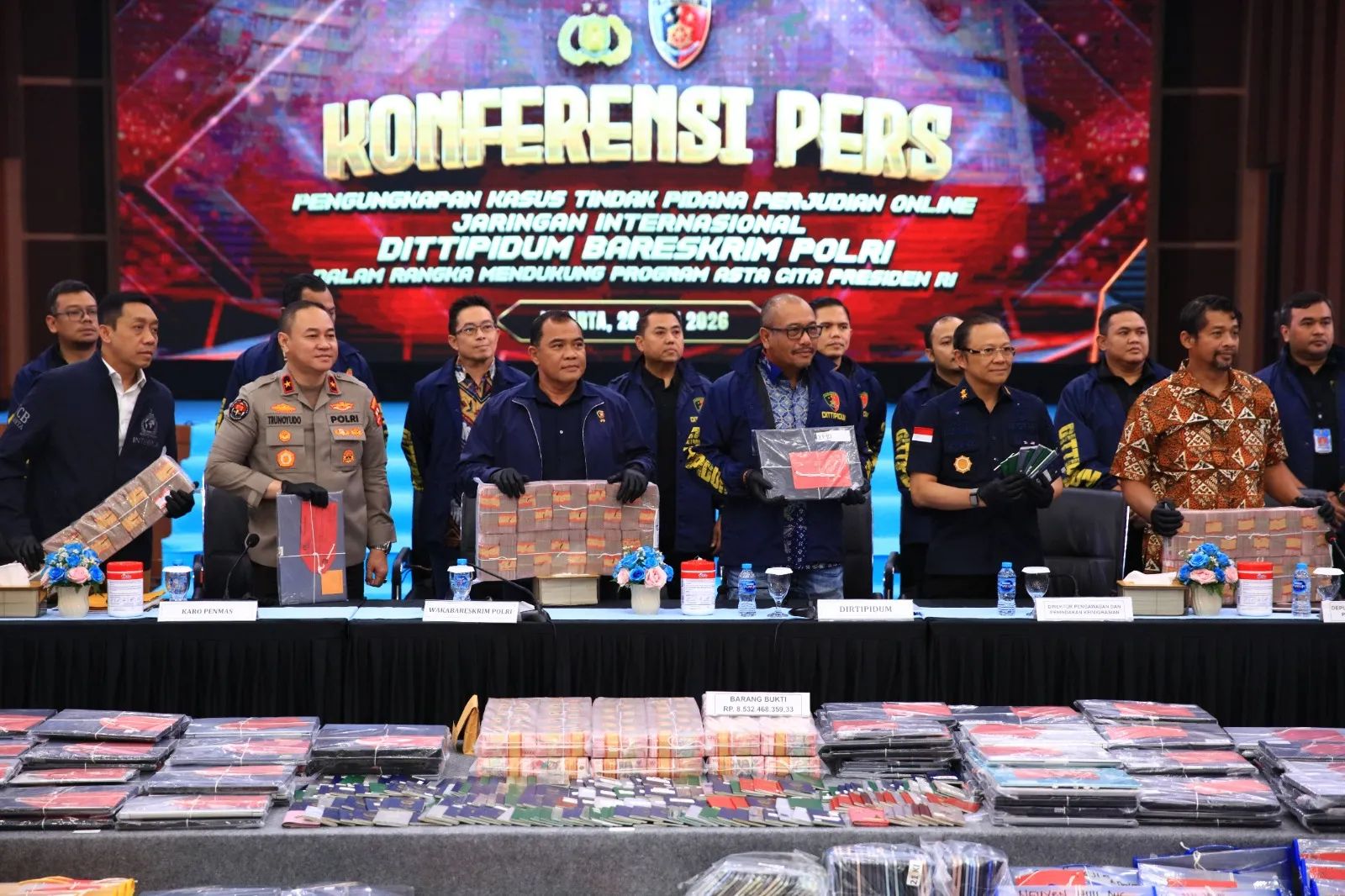 Polri Tangkap Buronan Interpol Beijing Terkait Jaringan Scam Internasional