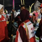 SIBAT dan KSR PMI Jember Evakuasi Bocah Saat Kirab Petik Laut