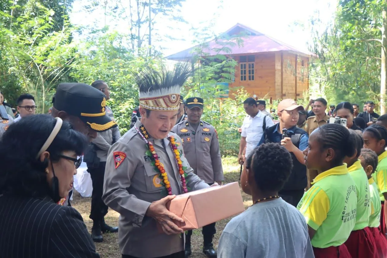 Astamaops Kapolri Kunjungi Pusat Olah Seni Wesaput