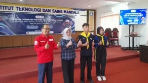 KSR PMI ITS Mandala Gembleng 96 Anggota PMR Wira Jember Lewat Latihan Gabungan
