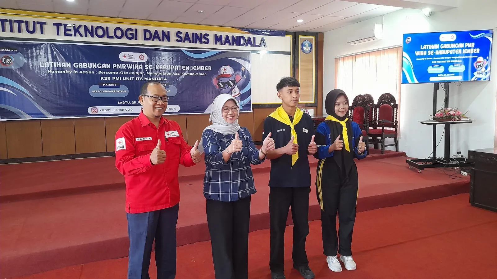 KSR PMI ITS Mandala Gembleng 96 Anggota PMR Wira Jember Lewat Latihan Gabungan