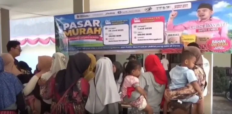 Pasar Murah Pemkab Jember di Manggisan Tanggul Diserbu Emak-Emak