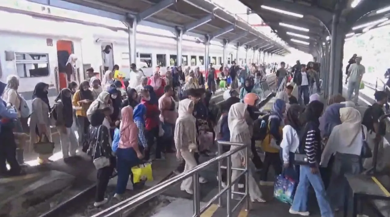 Penumpang Kereta Api Di Jember Melonjak Tajam