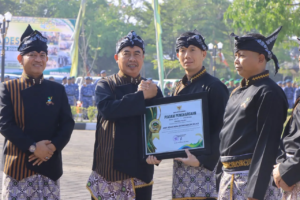 Polres Madiun Raih Penghargaan Bupati atas Dedikasi Jaga Kondusivitas