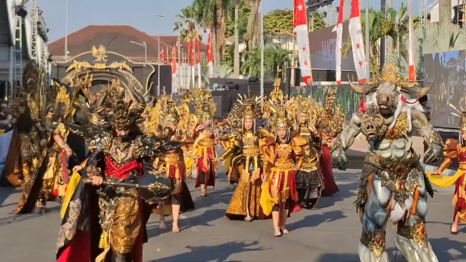 Sembilan Defile Budaya Nusantara Meriahkan Gelaran WACI JFC 2026 di Jember