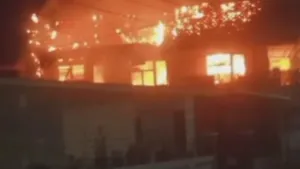 Toko Pecah Belah Di Kalisat Jember Terbakar