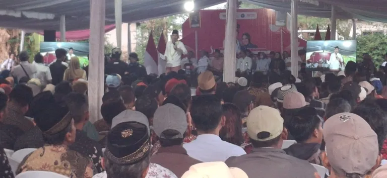 Bupati Jember Cek Layanan Adminduk di Mayang, Tegaskan Petugas Dilarang Persulit Warga