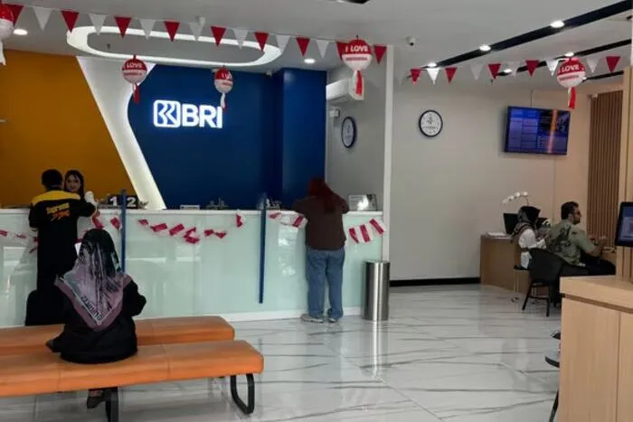 Sambut HUT ke-81 RI, BRI BO Cempaka Mas Semarakkan Kantor dengan Dekorasi Nuansa Merah Putih