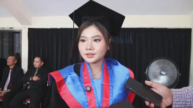 Wisuda Polije Diwarnai Kisah Mahasiswa NTT di Tengah Bencana