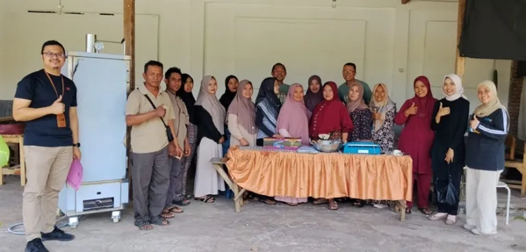 Tim Polije Bantu Gapoktan SUBUR Olah Limbah Kopi Jadi Cascara
